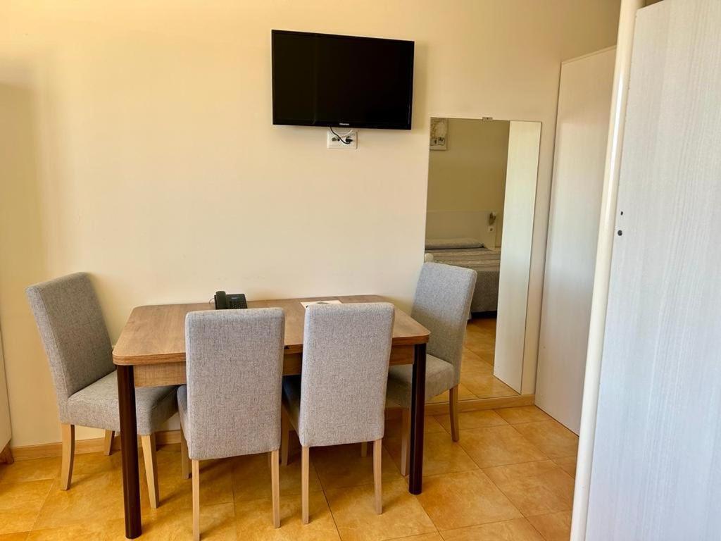 קרטחנה Apartamentos Turisticos Mediterraneo מראה חיצוני תמונה